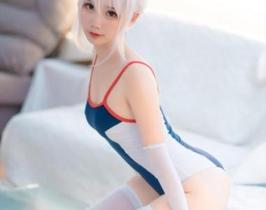 面饼仙儿 竞技泳装壁纸