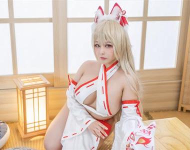 KANEKO_咔喵 狐狸巫女 壁纸